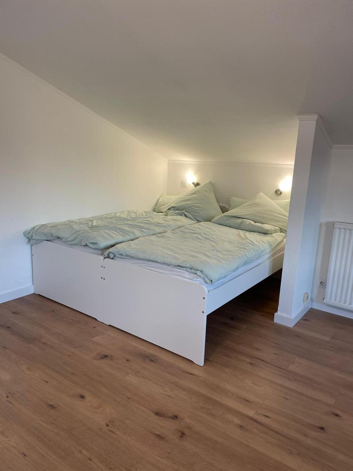 --Renoviert-- Ruhige 1-Zimmer Einliegerwohnung Mit Kueche Und Bad In Grossburgwedel Exterior photo