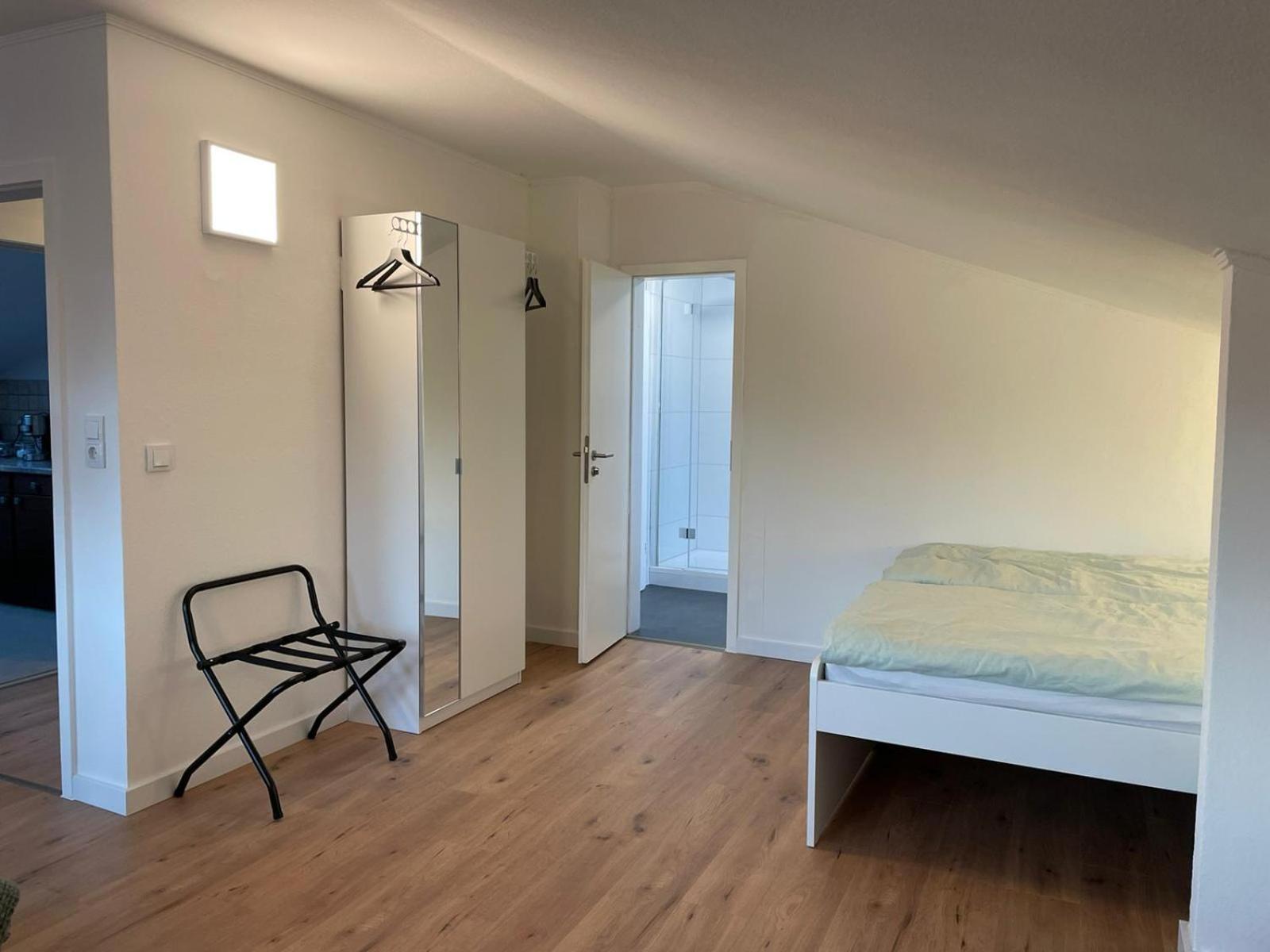 --Renoviert-- Ruhige 1-Zimmer Einliegerwohnung Mit Kueche Und Bad In Grossburgwedel Exterior photo