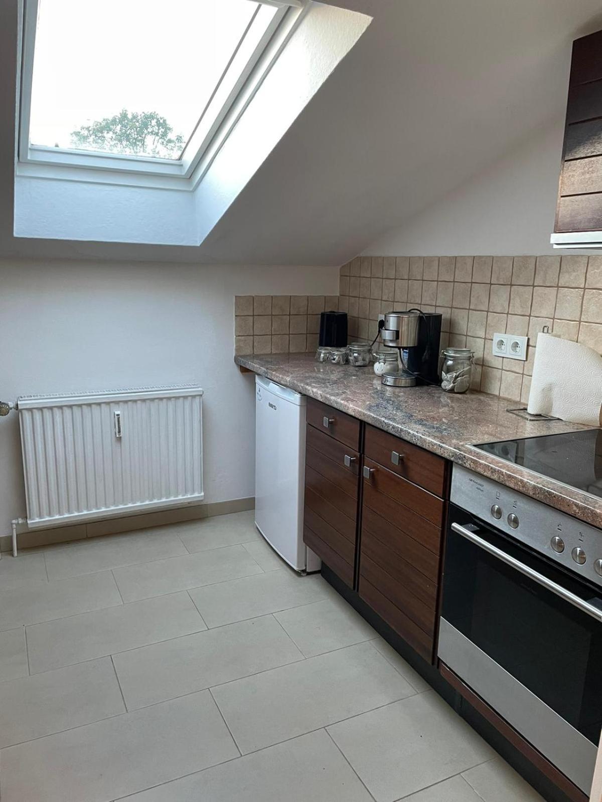 --Renoviert-- Ruhige 1-Zimmer Einliegerwohnung Mit Kueche Und Bad In Grossburgwedel Exterior photo